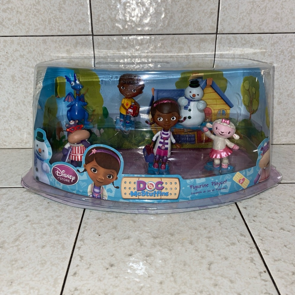 Disney Doc McStuffins 6 Piece Play Set Disney store new